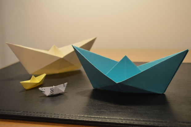 Como fazer um barco de papel