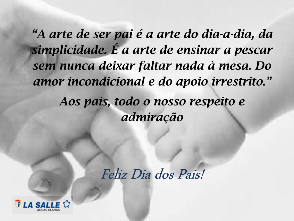 Pai abraçando o filho com carinho